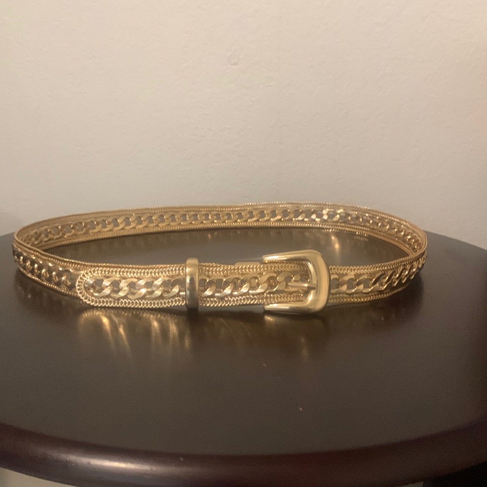Pre-loved stunning gold chain belt!